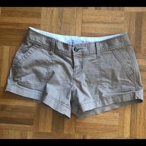 Old Navy Size 2 Khaki Low Rise Shorts 3” Inseam